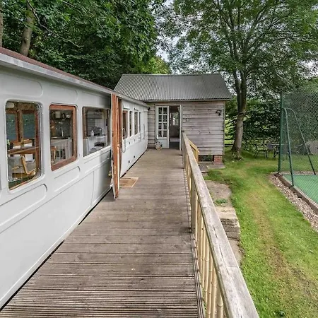 Railway Carriage Accommodation With Tennis Court! Walberton Exterior photo