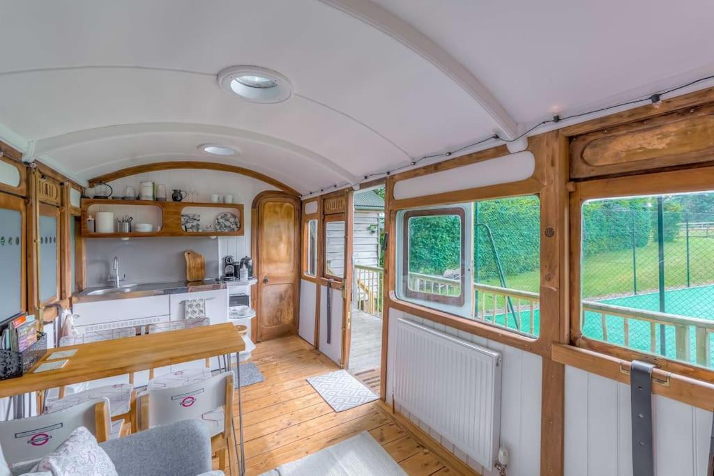 Holiday home Railway Carriage With Tennis Court!